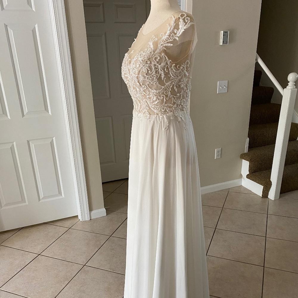 Michelle Roth Wedding Dress - Picture 9 of 16